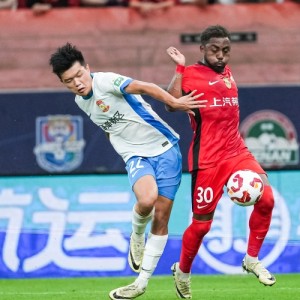 开云-曾爆料杨希加盟深圳，博主解释：经纪公司操作方式难让人认同